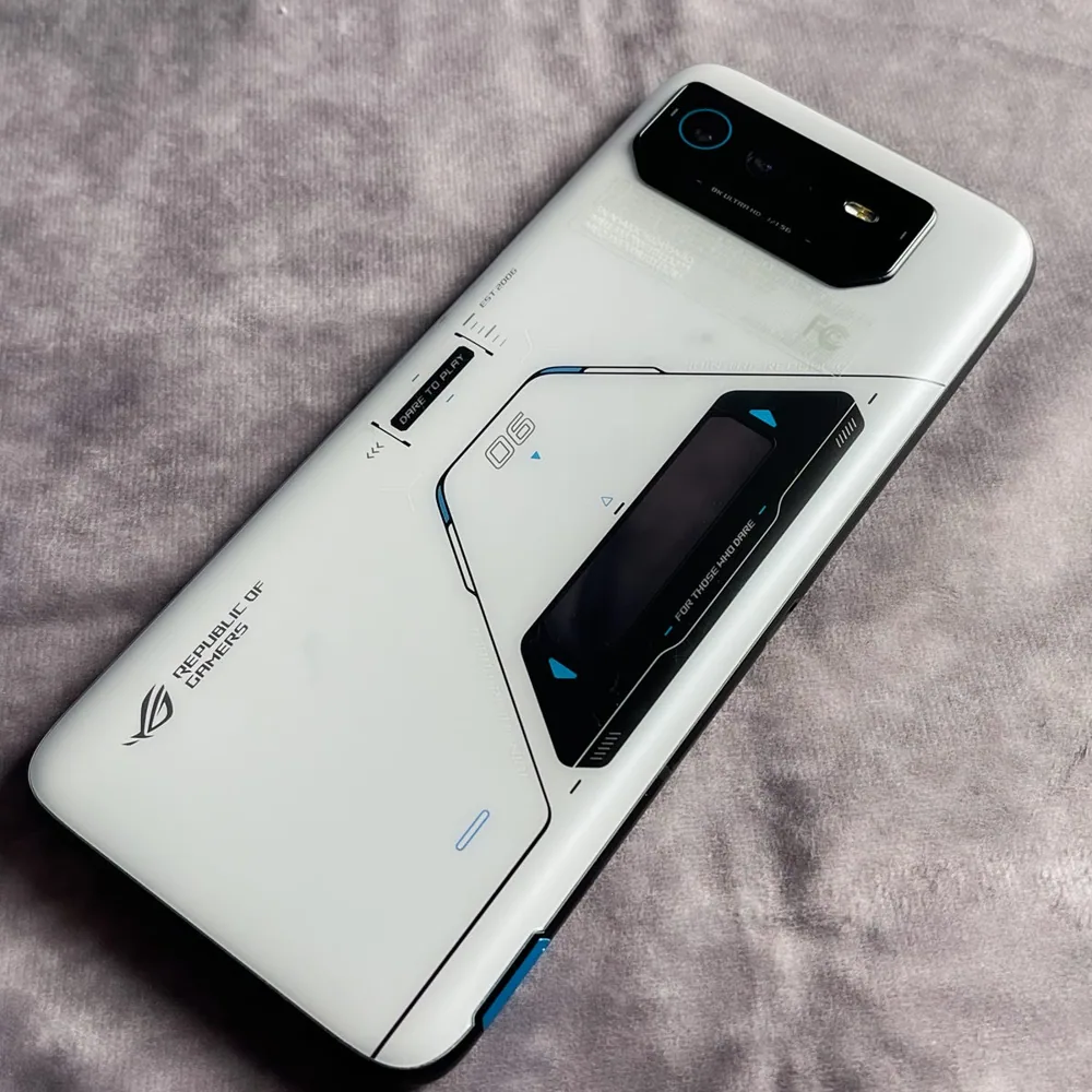 Asus ROG Phone 6 Pro back view