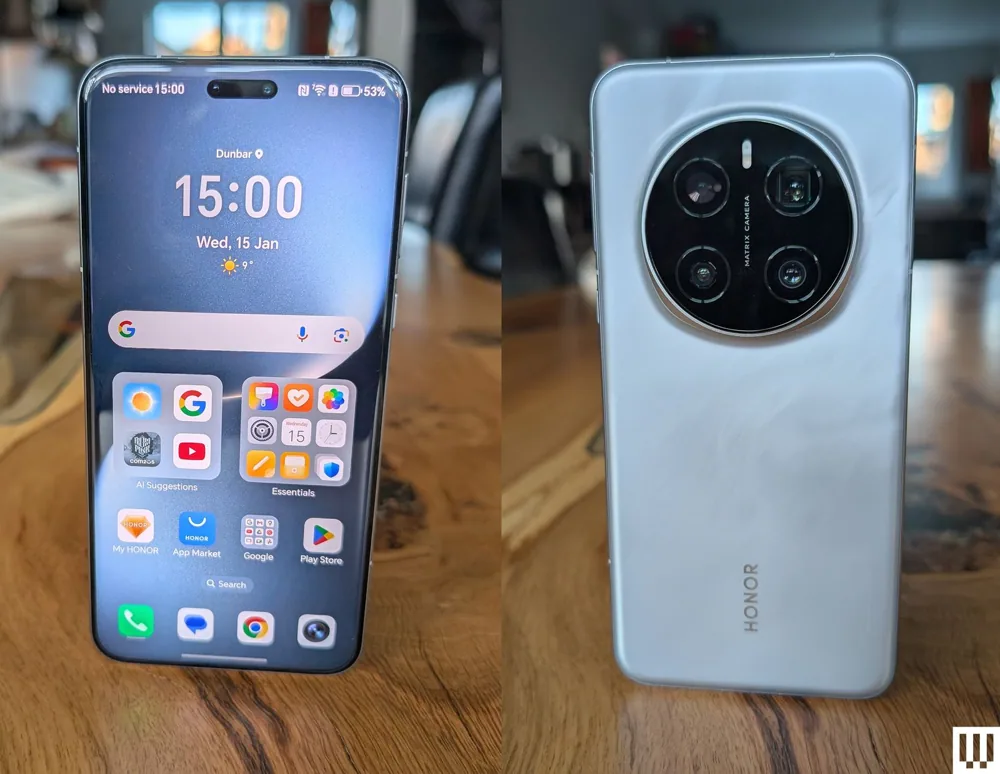 Honor Magic 7 Pro back view