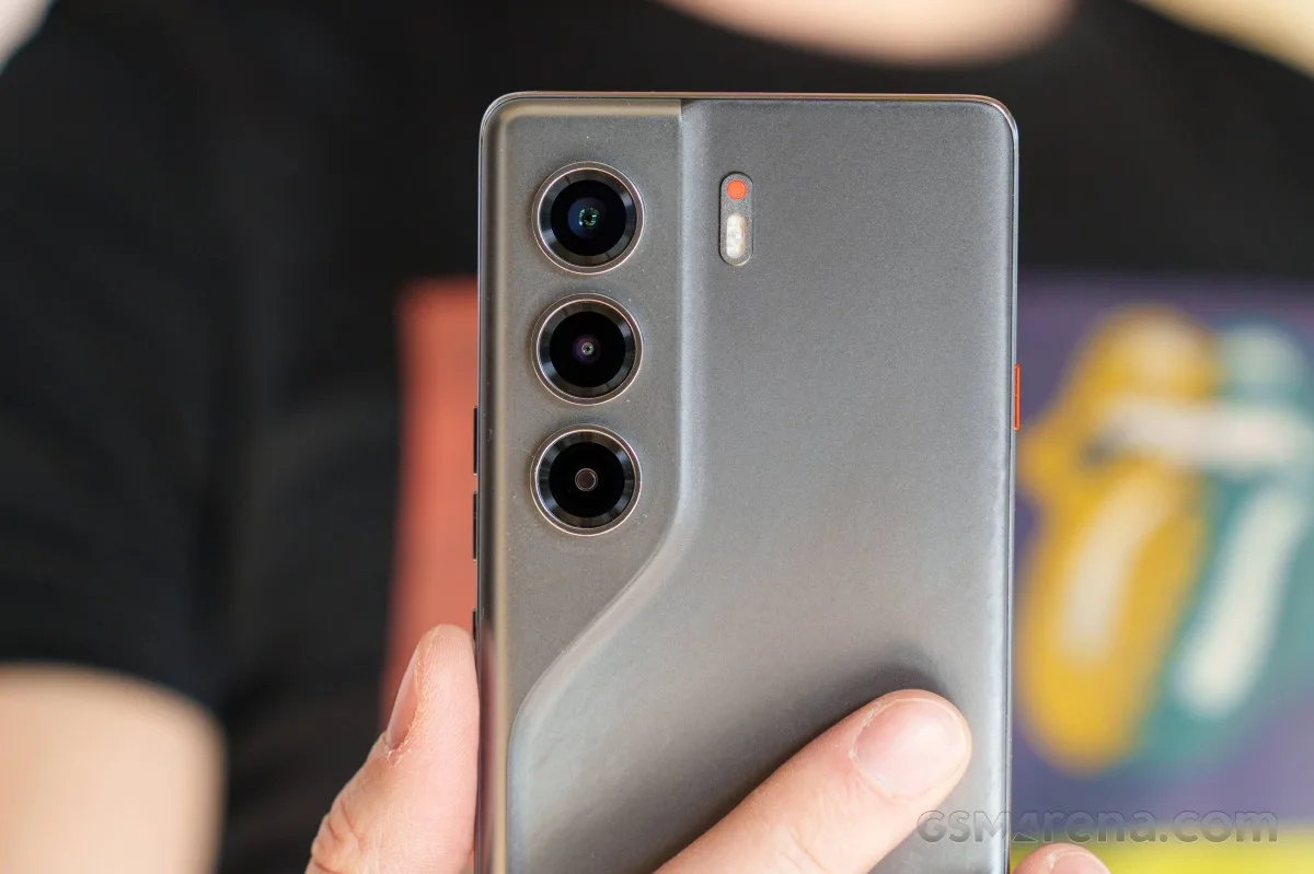 Tecno Camon 40 Pro design view